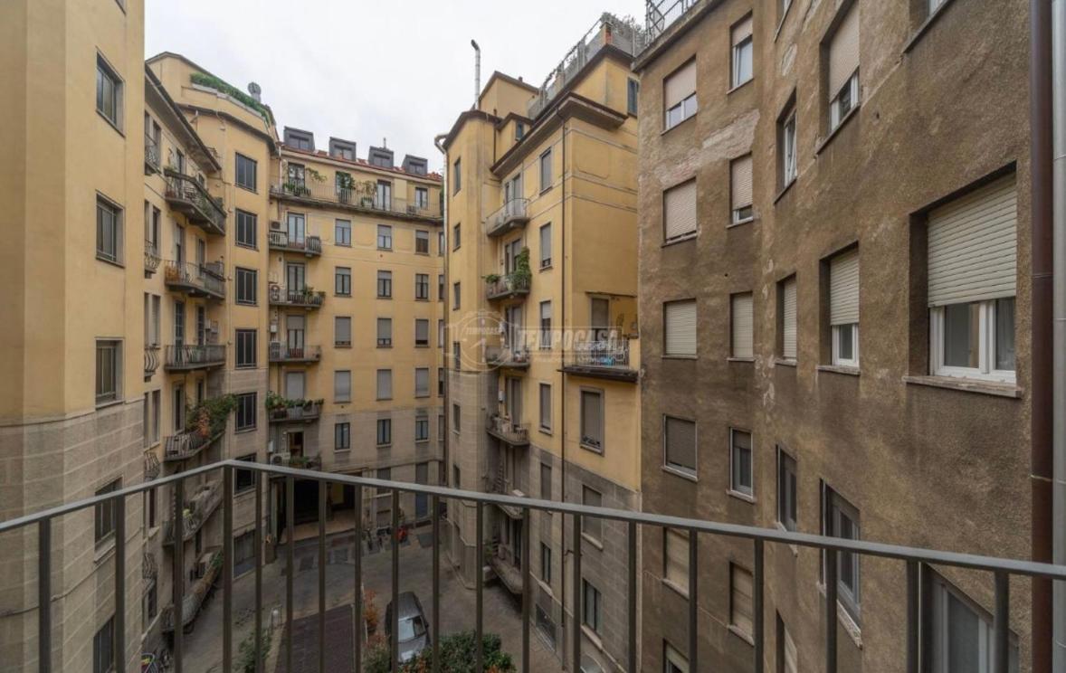 Milano - Delizioso Appartamento In Pieno Centro. Fancy Yellow Apartments Exterior foto